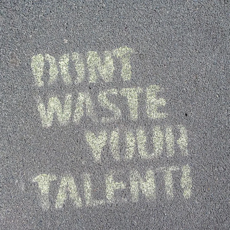 Evaluating Leadership: A Comprehensive Managers Review